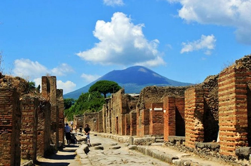 Pompeii and Vesuvius Guided Tour from Rome