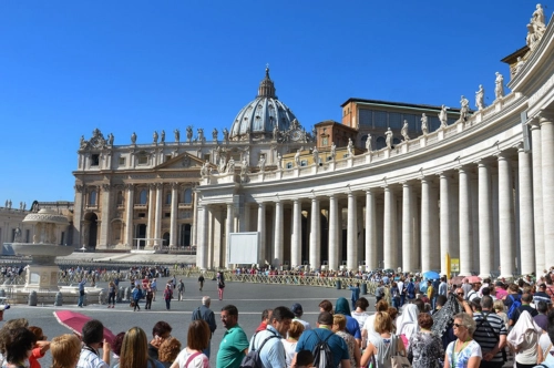 Papstaudienz im Herzen des Petersplatzes Papstaudienz im Herzen des Petersplatzes